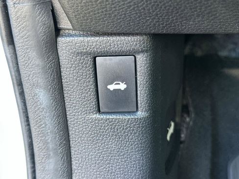 Used 2023 Honda Accord LX image 32