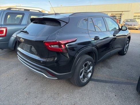 Used 2025 Chevrolet Trax LT image 5