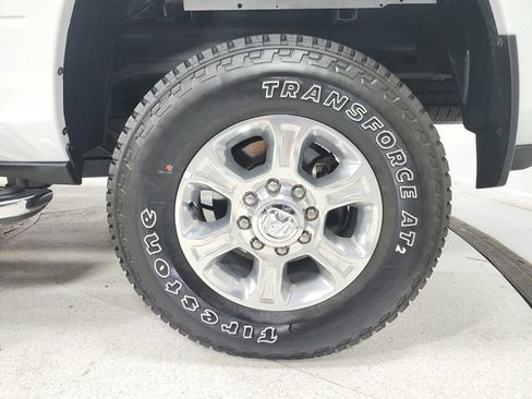Used 2025 RAM 2500 Big Horn AWD/4WD image 44