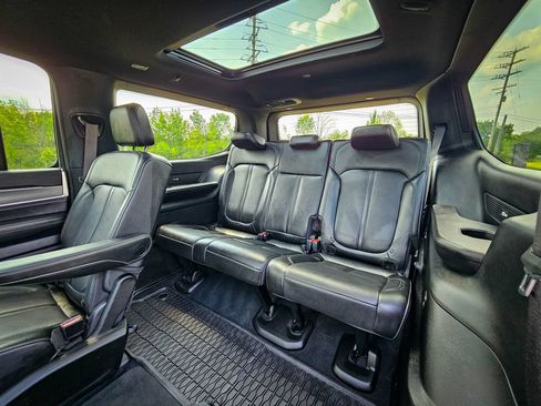 Used 2025 Jeep Wagoneer Series II AWD/4WD image 38