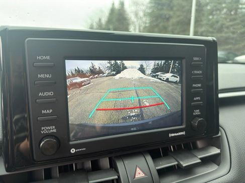 Used 2021 Toyota RAV4 XLE image 24