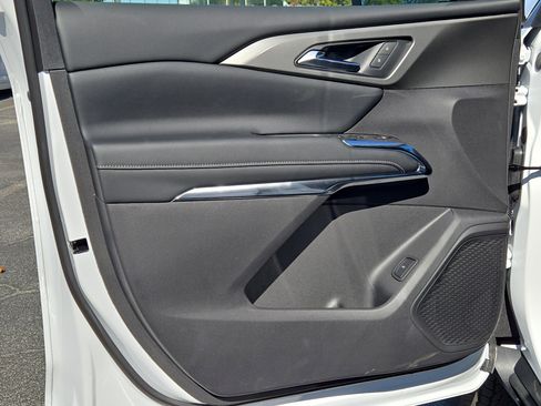 New 2026 Chevrolet Traverse LT w/ Driver Confidence Package image 19