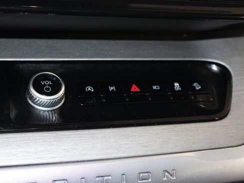 Used 2025 Ford Expedition Platinum image 50