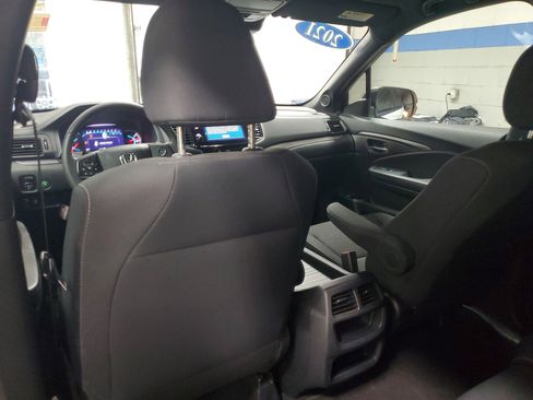 Used 2021 Honda Passport Sport image 11