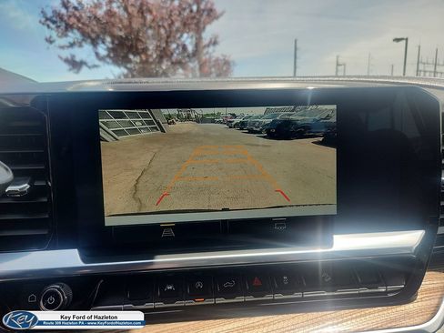 Used 2022 Chevrolet Silverado 1500 LT w/ Z71 Off-Road Package AWD/4WD image 22