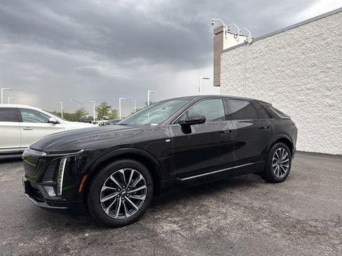 Used 2024 Cadillac Lyriq Sport AWD/4WD image 3
