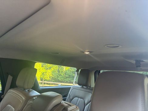 Used 2021 Ford Expedition Max Limited RWD image 16