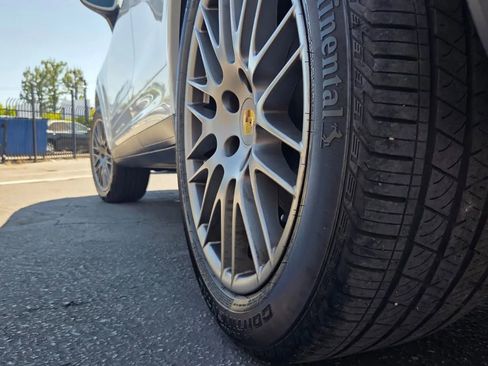 Used 2017 Porsche Cayenne AWD/4WD image 52