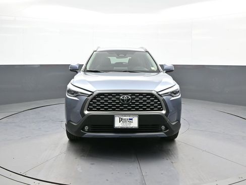 Certified 2023 Toyota Corolla Cross XLE image 2