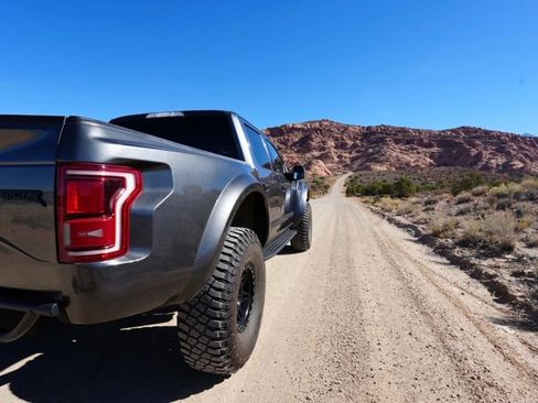 Used 2017 Ford F150 Raptor w/ Equipment Group 802A Luxury image 12