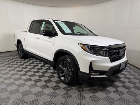 Certified 2025 Honda Ridgeline Sport image 6
