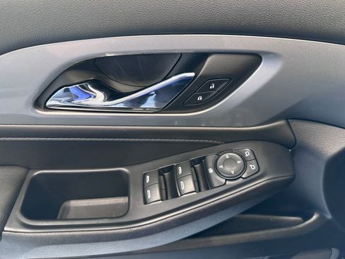 Certified 2022 Chevrolet Traverse LT image 24