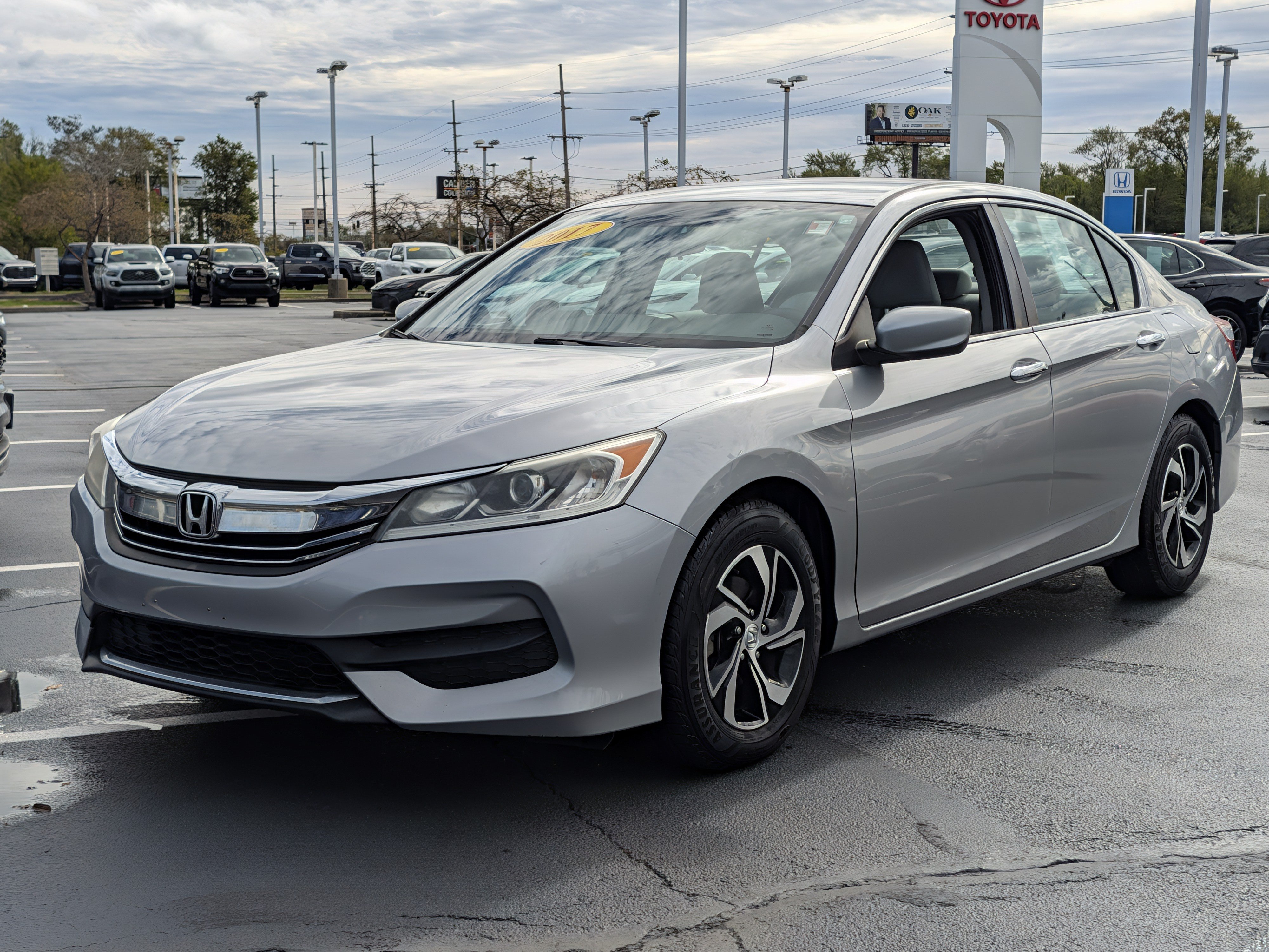 Used 2017 Honda Accord LX image 4
