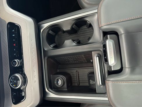 Used 2025 Ford Expedition Active image 29