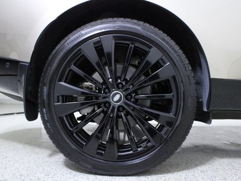 Used 2025 Land Rover Range Rover Long Wheelbase SE image 8