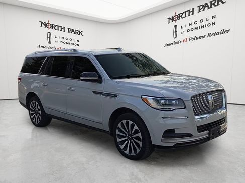 Used 2024 Lincoln Navigator L Reserve AWD/4WD image 7