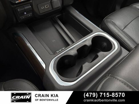 Used 2019 GMC Sierra 1500 SLT w/ SLT Premium Plus Package AWD/4WD image 17