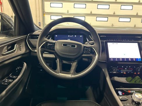 Used 2024 Jeep Grand Cherokee L Overland AWD/4WD image 29