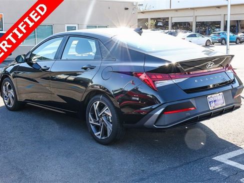 Certified 2025 Hyundai Elantra SEL image 3
