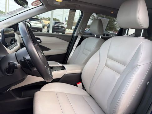 Used 2023 Nissan Rogue SL w/ SL Premium Package image 17