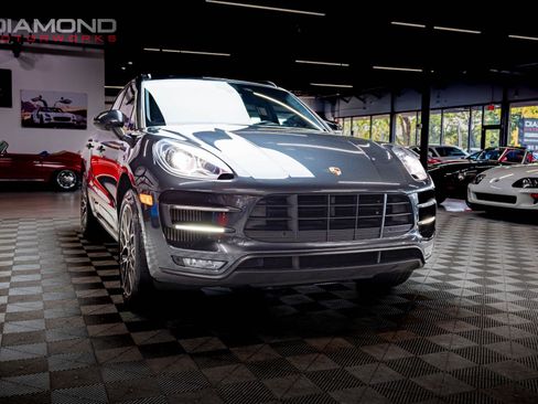 Used 2018 Porsche Macan Turbo image 34