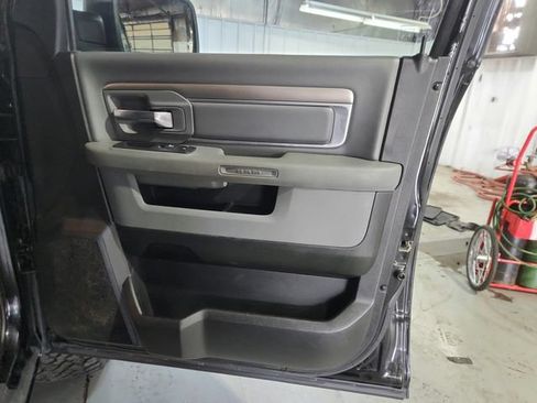 Used 2019 RAM 1500 Classic SLT w/ SLT Plus D←cor Group AWD/4WD image 15