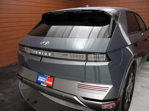 Used 2024 Hyundai Ioniq 5 Limited image 3