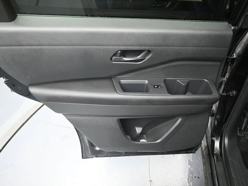 Used 2024 Nissan Pathfinder SV AWD/4WD image 25