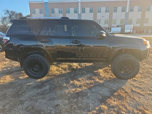 Used 2018 Toyota 4Runner TRD Off-Road image 6