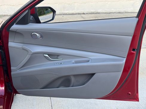 Used 2024 Hyundai Elantra SEL FWD image 41