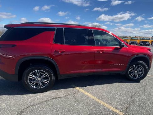 Certified 2025 Chevrolet Traverse LT AWD/4WD image 9
