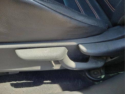 Used 2019 Nissan Kicks SR w/ SR Premium Package FWD image 15
