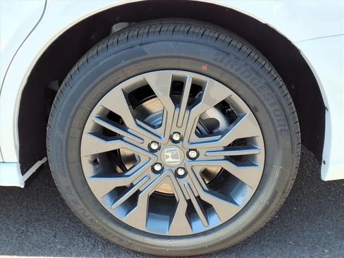New 2026 Honda Odyssey Touring image 8