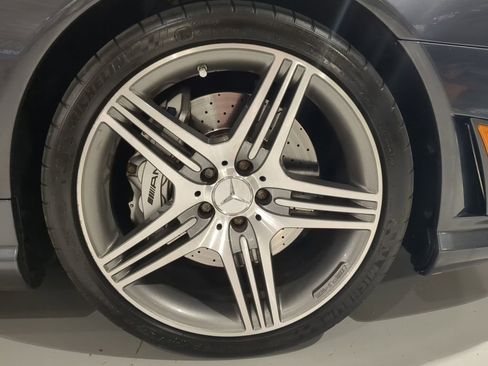 Used 2011 Mercedes-Benz SL 63 AMG image 6