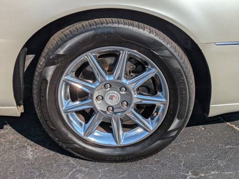 Used 2011 Cadillac DTS Luxury image 11