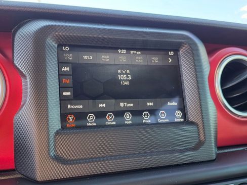 Used 2018 Jeep Wrangler Unlimited Rubicon image 16