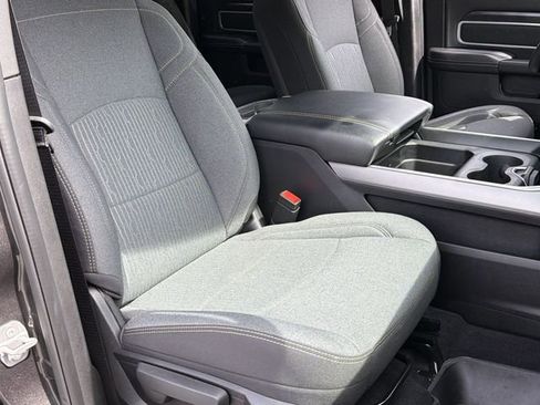 Used 2024 RAM 3500 Big Horn w/ Sport Appearance Package image 33