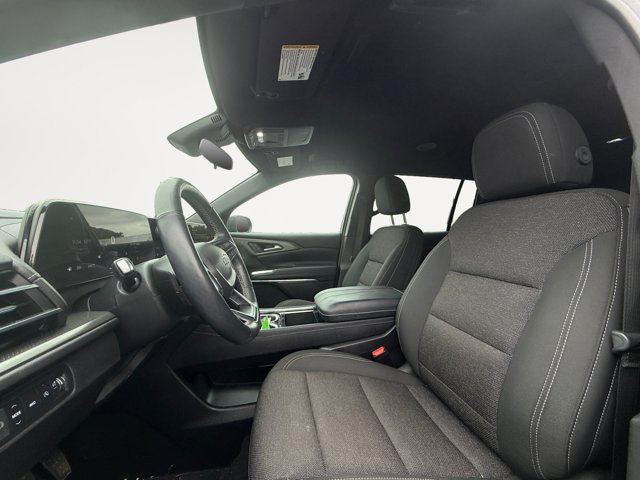 Used 2025 Chevrolet Traverse LT w/ Midnight/Sport Edition AWD/4WD image 9