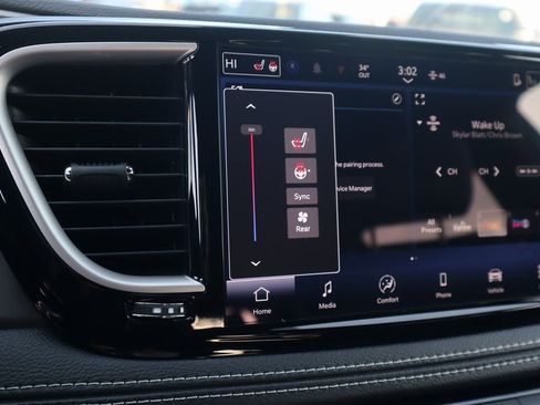 New 2026 Chrysler Pacifica Select image 7