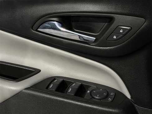 Used 2023 Chevrolet Equinox LT image 24