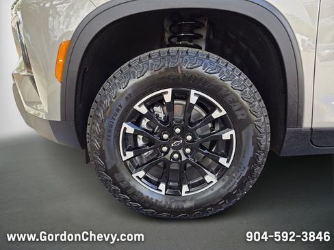 New 2026 Chevrolet Traverse Z71 w/ LPO, Floor Liner Package image 13