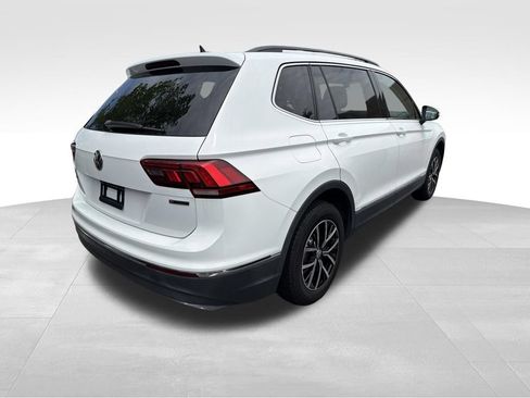 Used 2021 Volkswagen Tiguan SE w/ Panoramic Sunroof Package AWD/4WD image 4