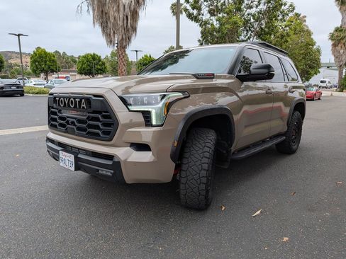 Used 2025 Toyota Sequoia TRD Pro AWD/4WD image 4