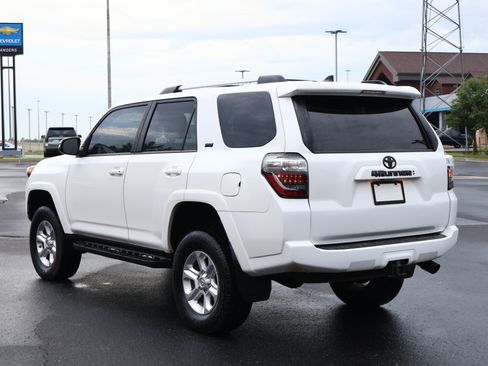 Used 2020 Toyota 4Runner SR5 Premium w/ Moonroof Package AWD/4WD image 6