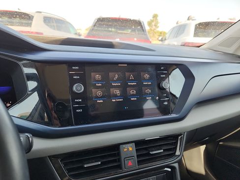 Certified 2023 Volkswagen Taos SE w/ Panoramic Sunroof Package FWD image 19