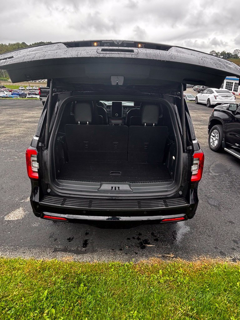 Used 2023 Ford Expedition Limited AWD/4WD image 4