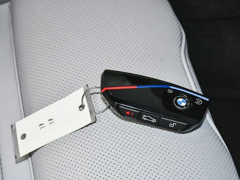 Used 2025 BMW XM image 90