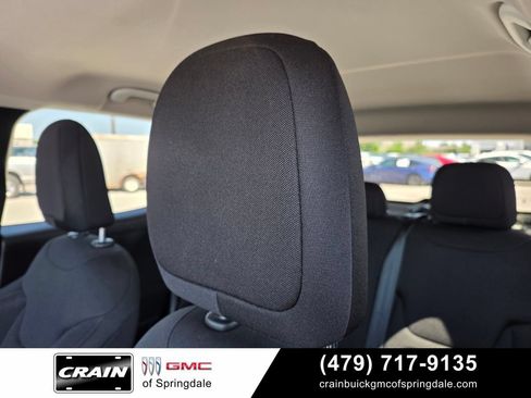 Used 2020 Jeep Renegade Latitude w/ Cold Weather Group AWD/4WD image 22