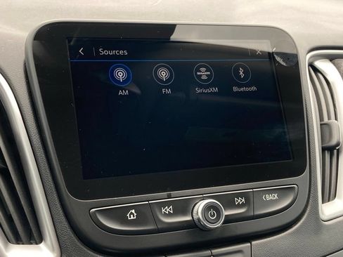 Used 2025 Chevrolet Malibu LT FWD image 23