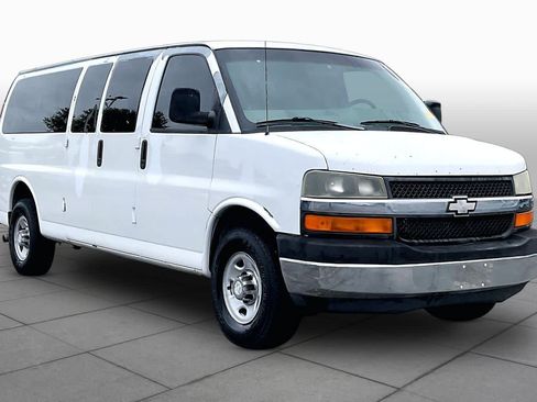 Used 2007 Chevrolet Express 3500 Extended Passenger w/ LT Preferred Equipment Group RWD image 2